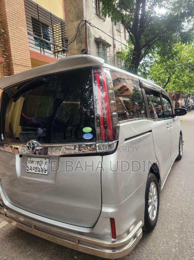 Toyota Noah 2.0 AWD (8 Seater) 2019 Silver