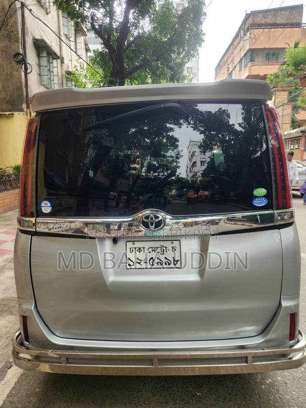 Toyota Noah 2.0 AWD (8 Seater) 2019 Silver
