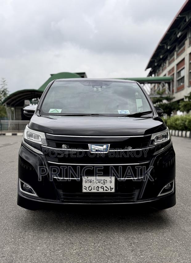 Toyota Noah 1.8 FWD Hybrid (7 seater) 2017 Black