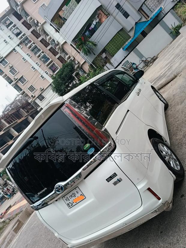 Toyota Noah 2019 Pearl