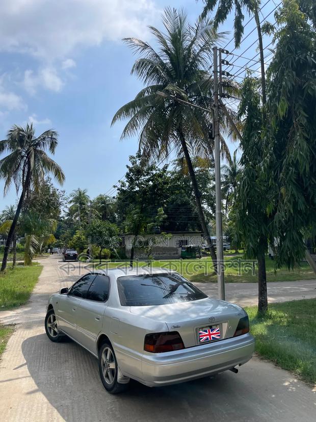 Toyota Vista 1995 Silver