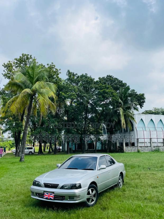 Toyota Vista 1995 Silver