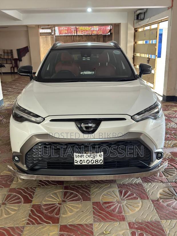 Toyota Corolla Nightshade 2022 Off white