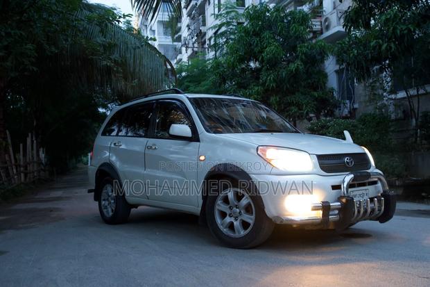 Toyota RAV4 I4 4x4 2006 Pearl