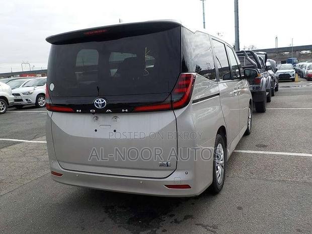 Toyota Noah 2022 Gray