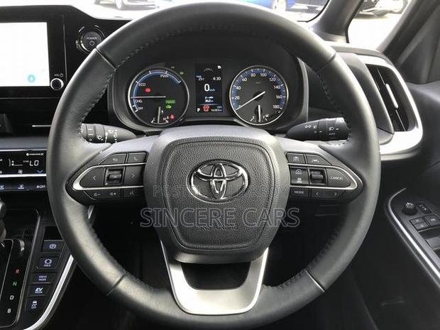 Toyota Noah 2022 Pearl