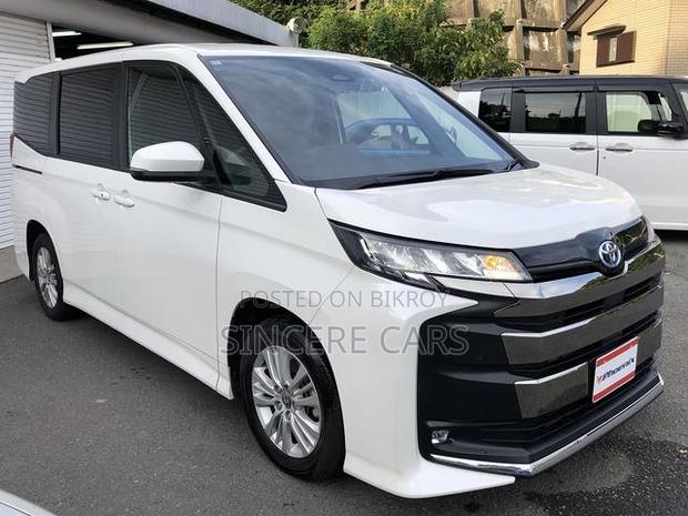 Toyota Noah 2022 Pearl