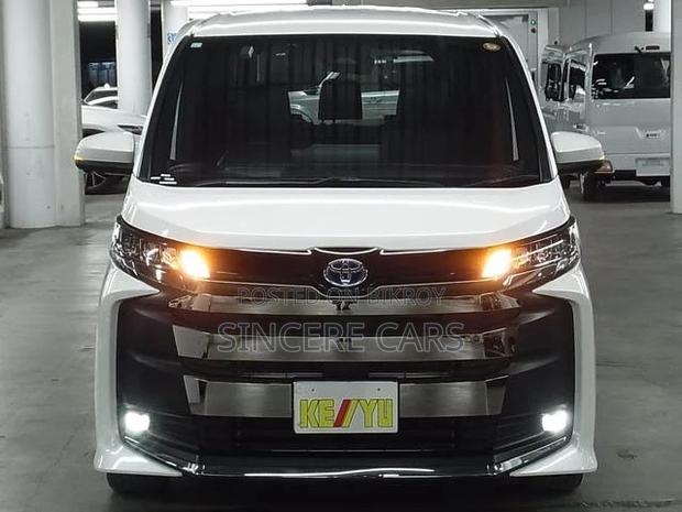 Toyota Noah 2023 Pearl