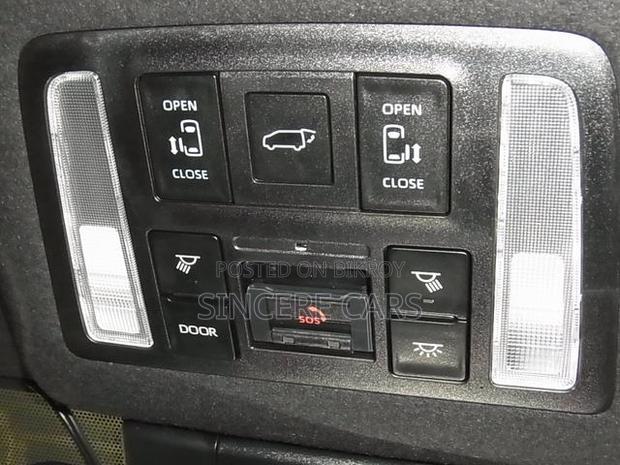 Toyota Noah 2023 Pearl