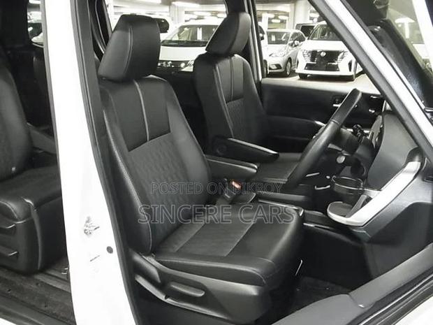 Toyota Noah 2023 Pearl