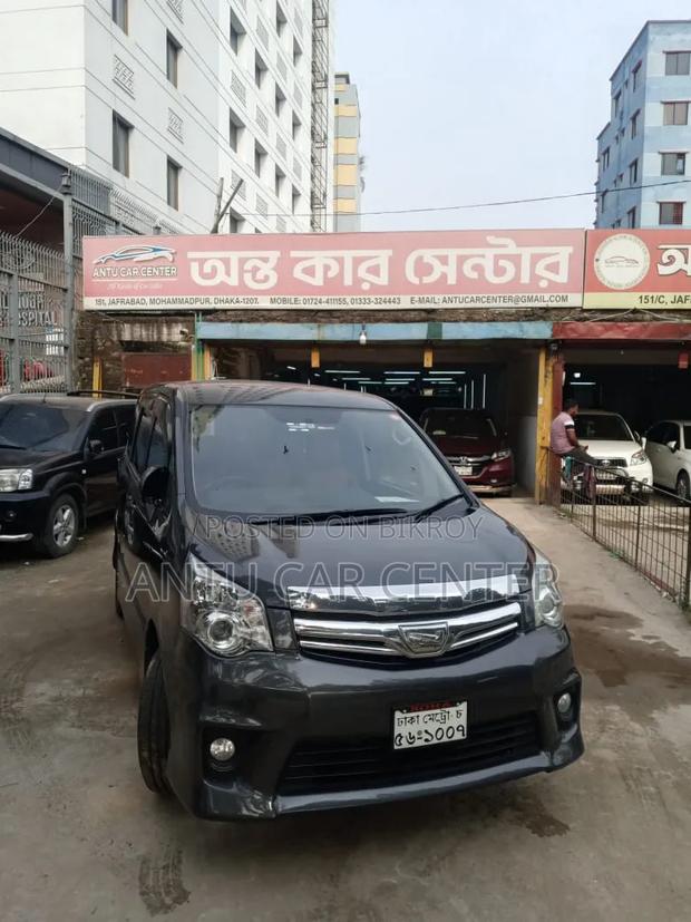 Toyota Noah 2011 Black