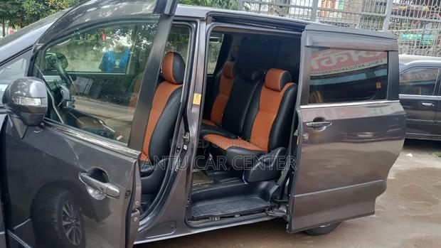 Toyota Noah 2011 Black