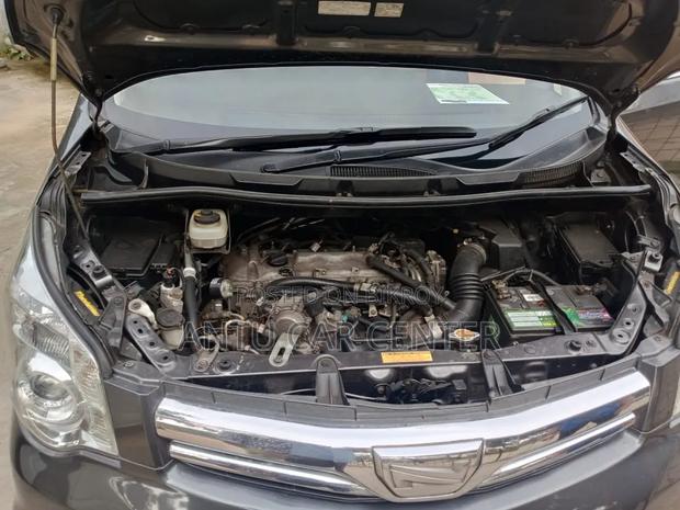 Toyota Noah 2011 Black