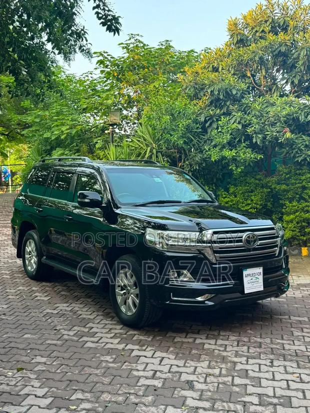 Toyota Land Cruiser 4.6 V8 AX G Selection 2016 Black