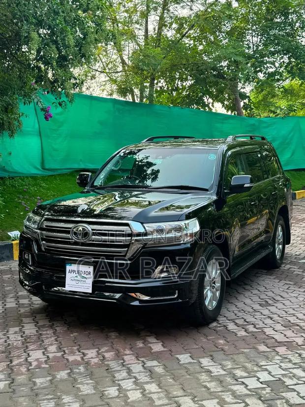 Toyota Land Cruiser 4.6 V8 AX G Selection 2016 Black