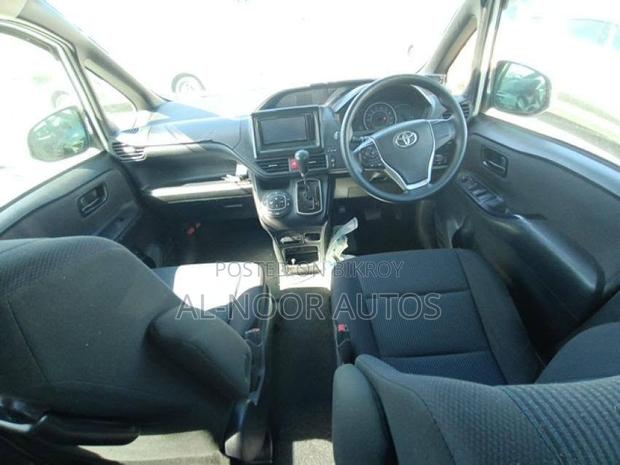 Toyota Noah 2.0 FWD (8 Seater) 2021 Pearl
