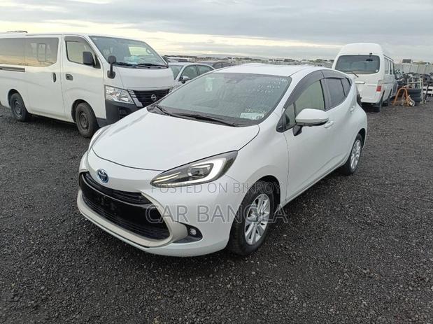 Toyota Aqua 2021 Pearl