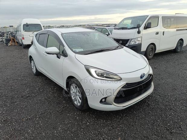 Toyota Aqua 2021 Pearl