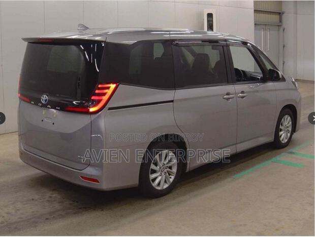 Toyota Noah 2023 Brown
