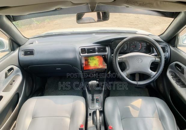 Toyota Corolla Sedan 1995 White