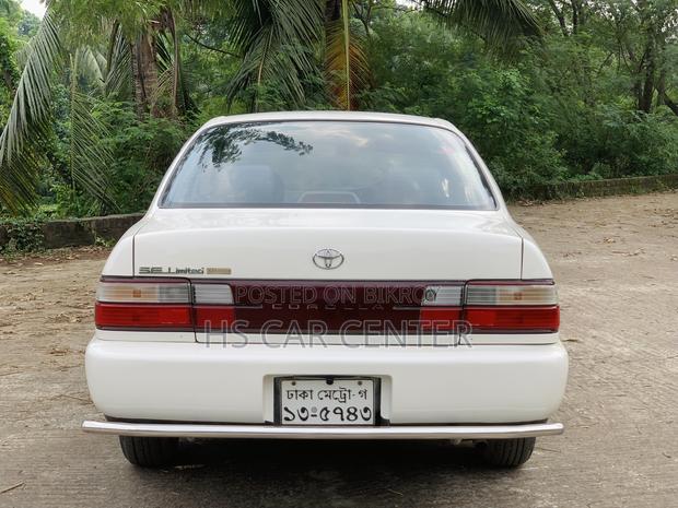 Toyota Corolla Sedan 1995 White