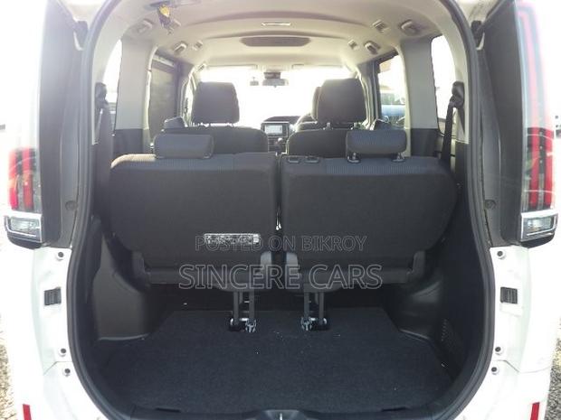 Toyota Noah 2021 Pearl
