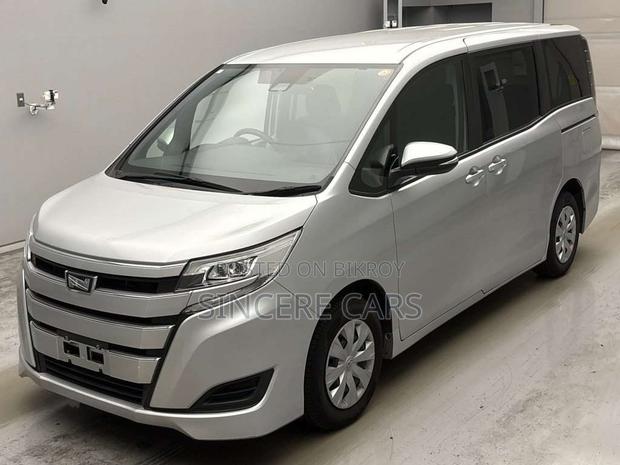 Toyota Noah 2021 Silver