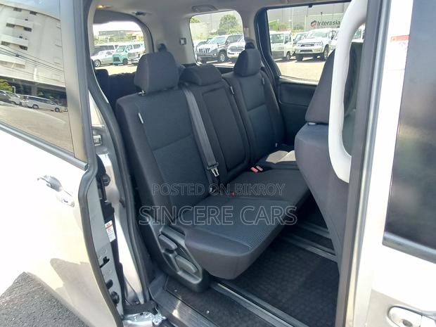 Toyota Noah 2021 Silver