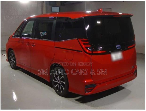 Toyota Noah 2023 Red