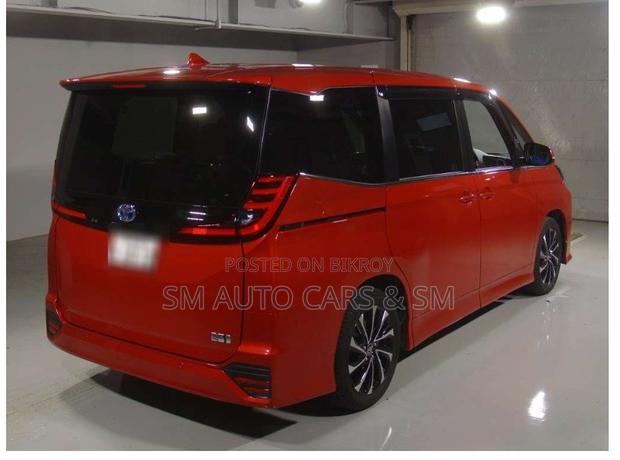 Toyota Noah 2023 Red