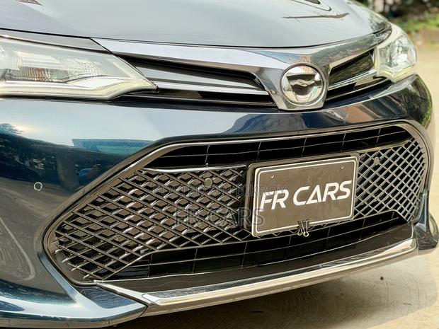 Toyota Corolla Fielder 1.5 Hybrid FWD 2018 Blue