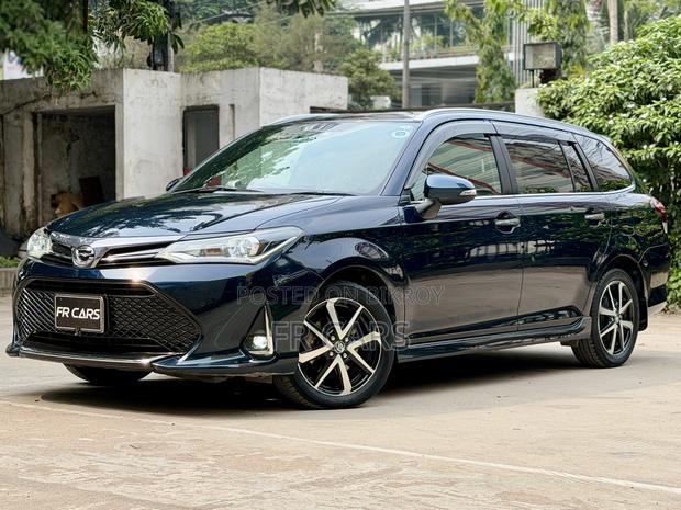 Toyota Corolla Fielder 1.5 Hybrid FWD 2018 Blue