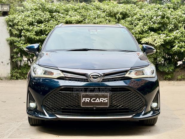 Toyota Corolla Fielder 1.5 Hybrid FWD 2018 Blue