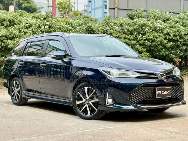 Toyota Corolla Fielder 1.5 Hybrid FWD 2018 Blue