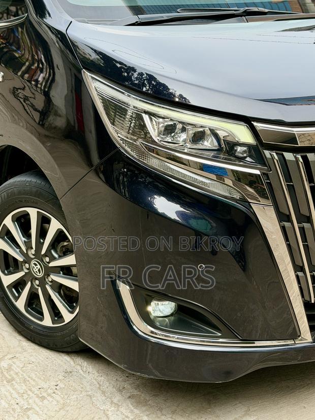 Toyota Esquire 1.8 FWD Hybrid (7 seater) 2019 Black