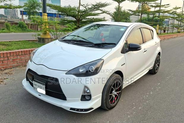 Toyota Aqua 2013 White