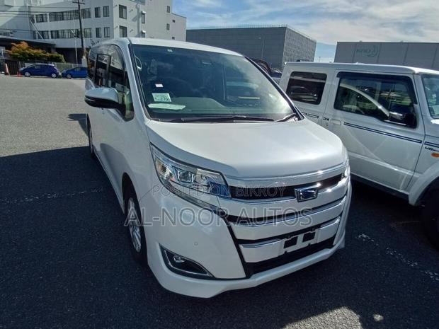 Toyota Noah 2021 Pearl