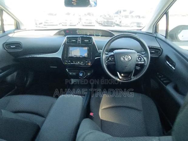 Toyota Prius L 2021 Pearl