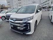Toyota Noah 2023 Pearl for sale