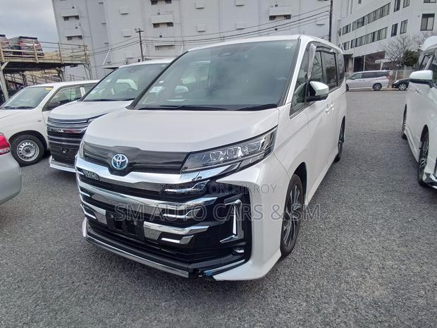 Toyota Noah 2023 Pearl