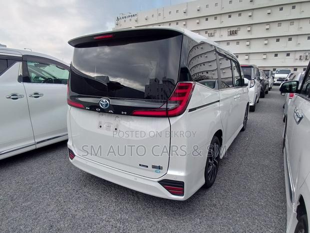 Toyota Noah 2023 Pearl