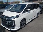 Toyota Noah 2023 Pearl for sale