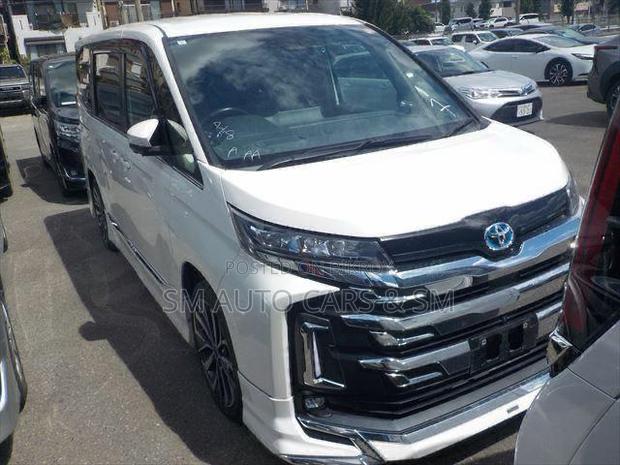 Toyota Noah 2023 Pearl