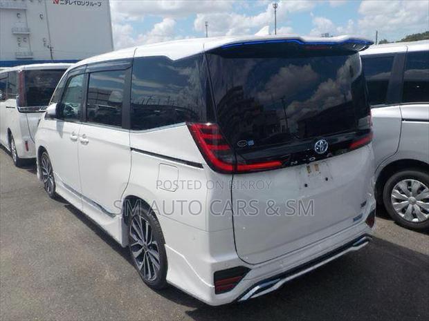 Toyota Noah 2023 Pearl