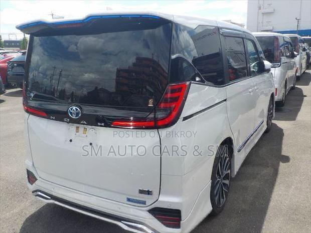 Toyota Noah 2023 Pearl