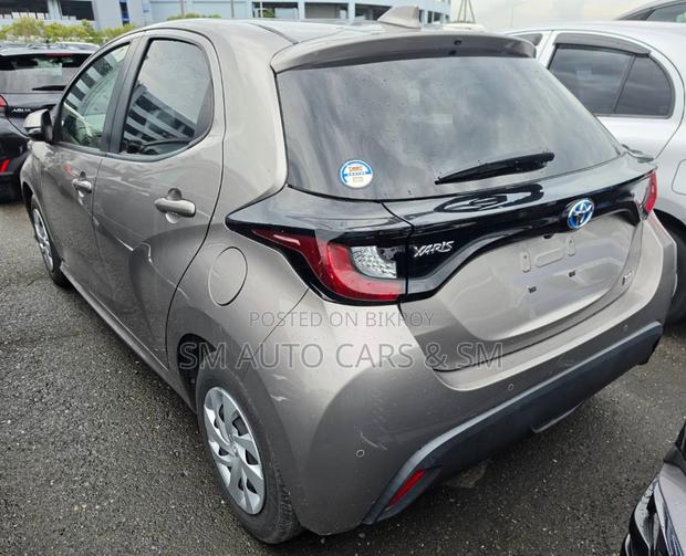 Toyota Yaris 2021 Brown