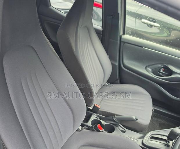 Toyota Yaris 2021 Brown