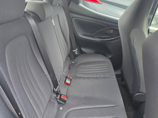 Toyota Yaris 2021 Brown