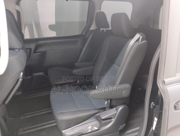 Toyota Noah 1.8 FWD Hybrid (7 seater) 2021 Black