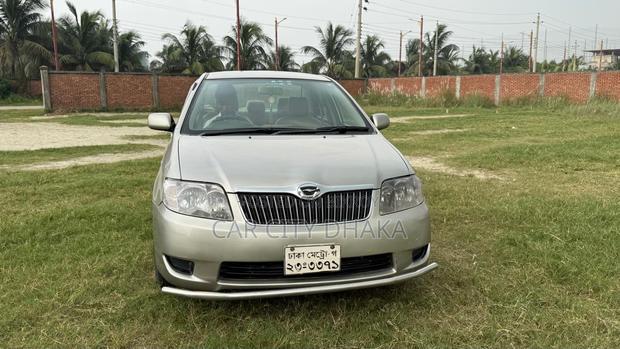 Toyota Corolla 2004 Gold